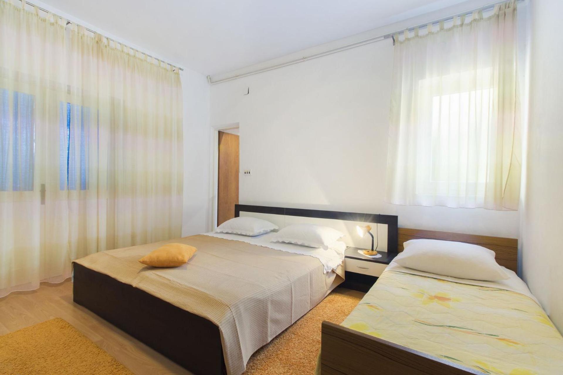 Apartments Vince Primosten Exterior photo